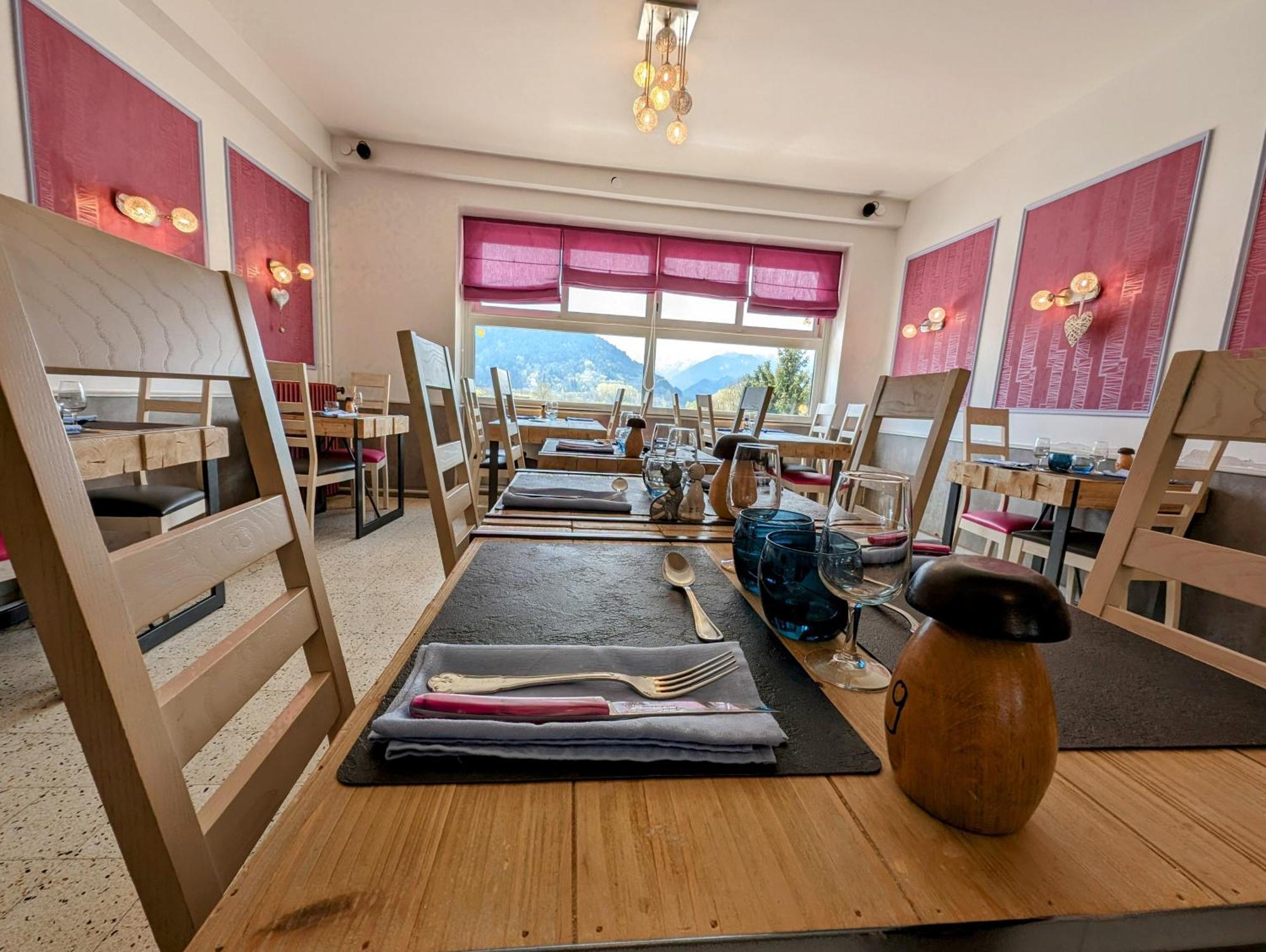 Logis Hotel Le Beau Site Chambon-sur-Lac Dış mekan fotoğraf
