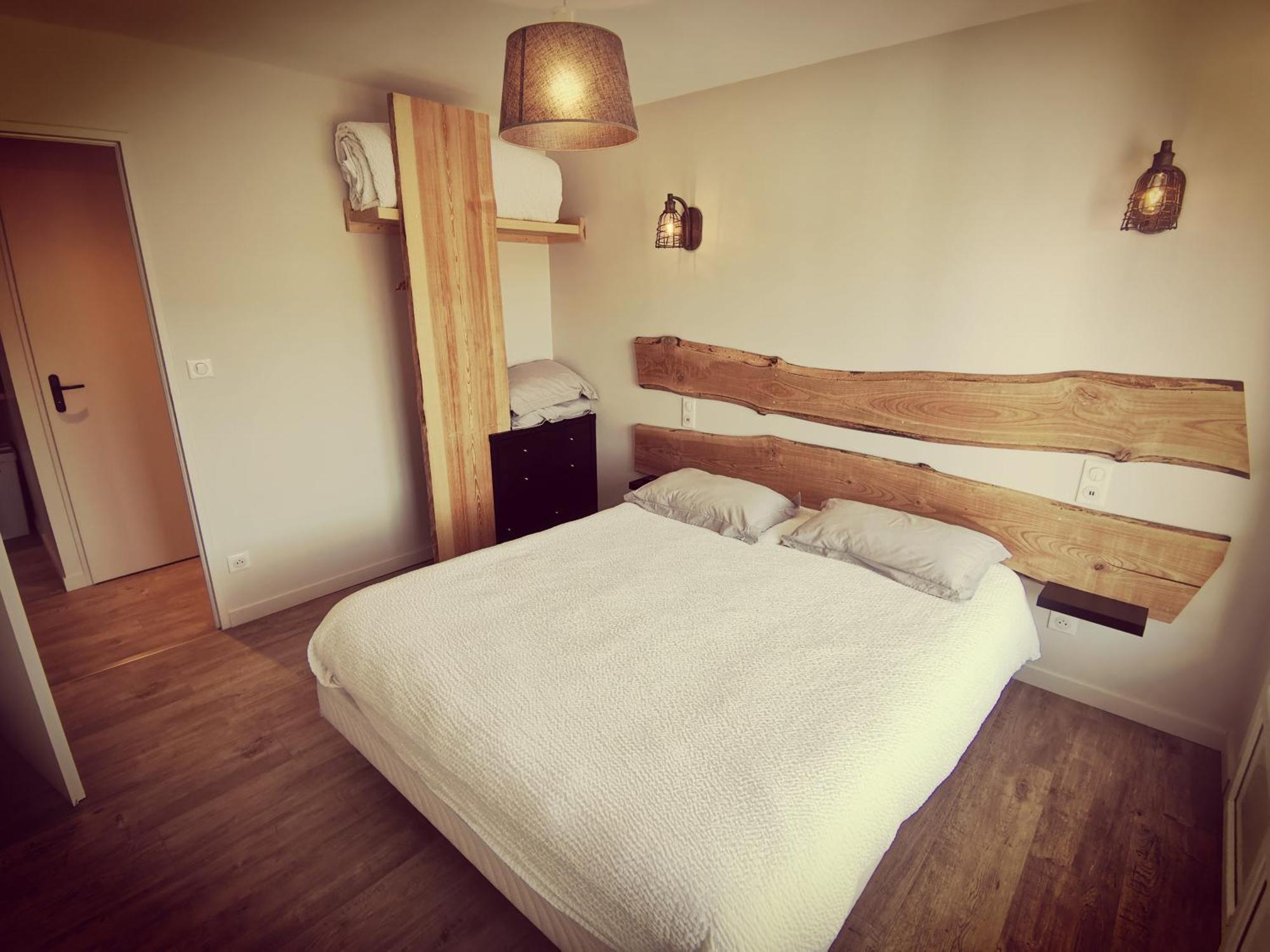 Logis Hotel Le Beau Site Chambon-sur-Lac Dış mekan fotoğraf