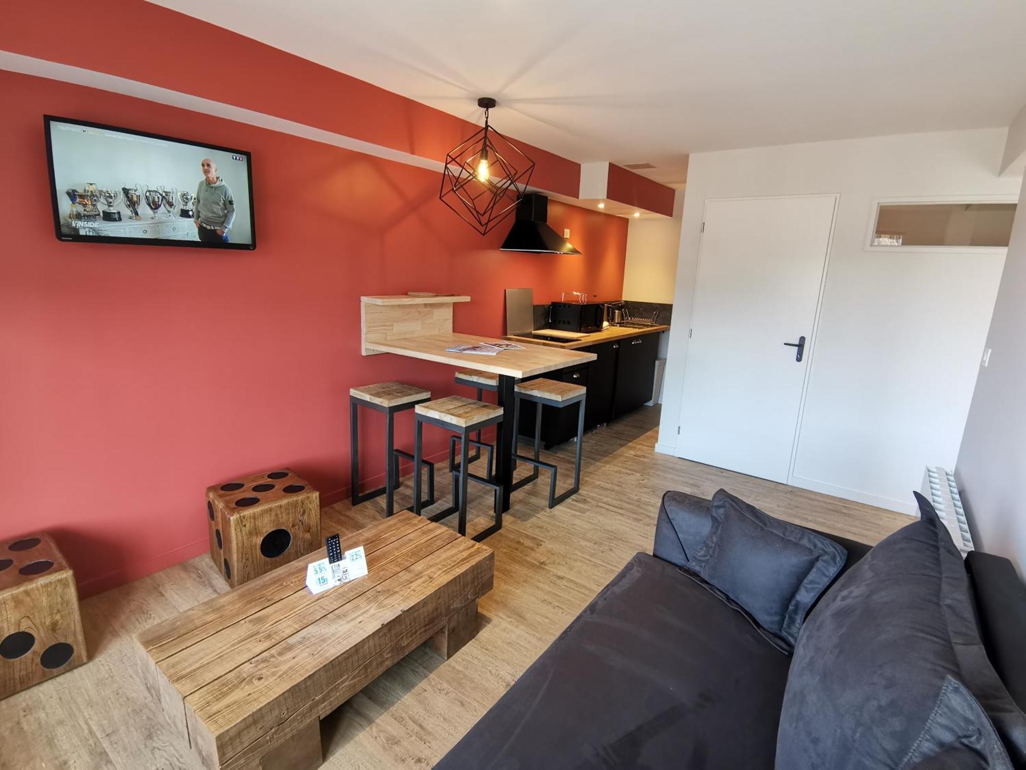 Logis Hotel Le Beau Site Chambon-sur-Lac Dış mekan fotoğraf