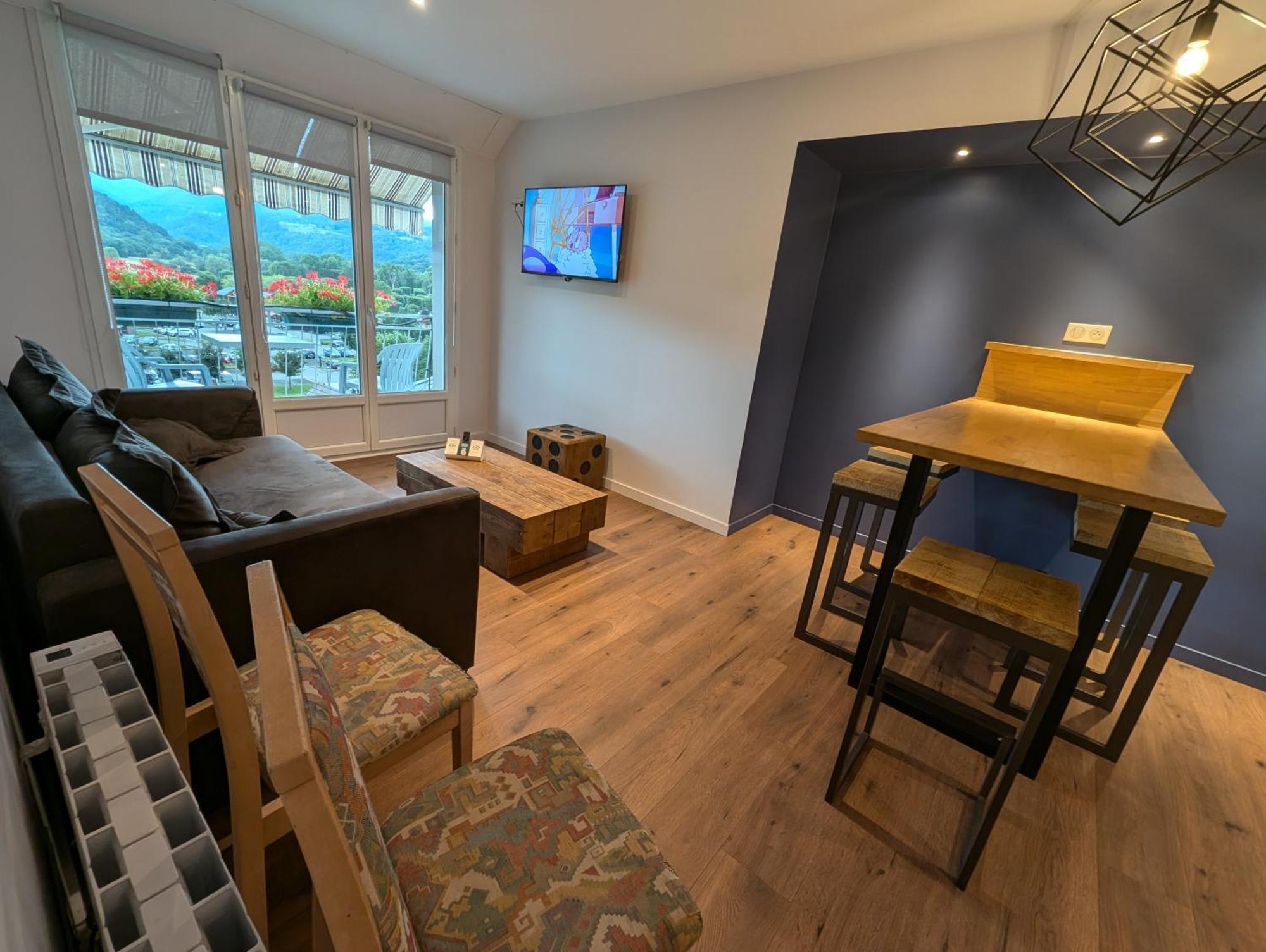 Logis Hotel Le Beau Site Chambon-sur-Lac Dış mekan fotoğraf