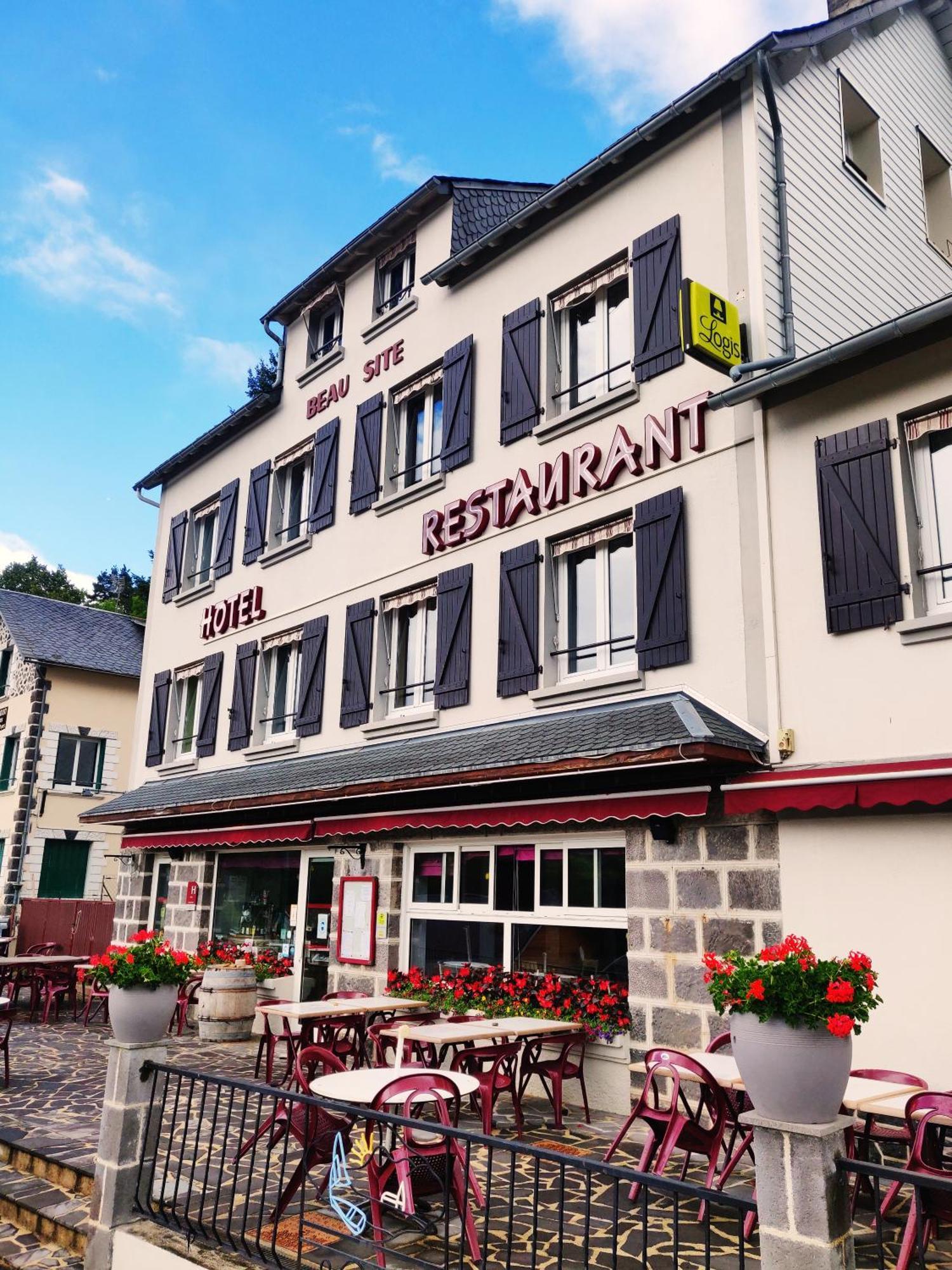 Logis Hotel Le Beau Site Chambon-sur-Lac Dış mekan fotoğraf