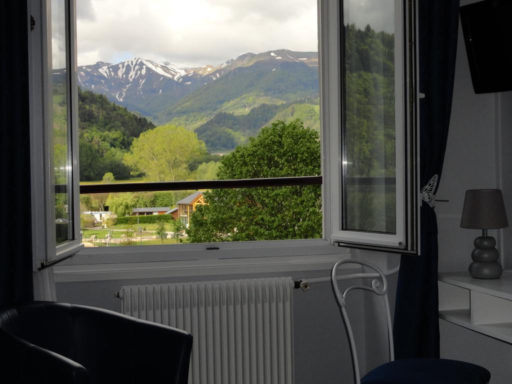 Logis Hotel Le Beau Site Chambon-sur-Lac Dış mekan fotoğraf