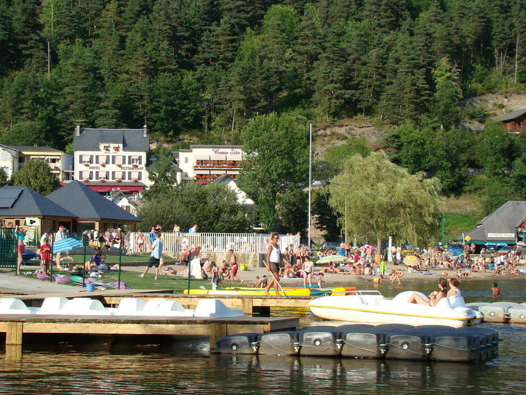 Logis Hotel Le Beau Site Chambon-sur-Lac Dış mekan fotoğraf